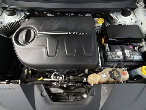 Used 2019 Jeep Cherokee Trailhawk image 23