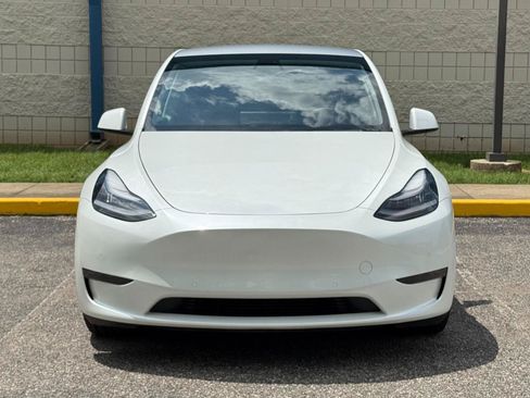 Used 2021 Tesla Model Y Long Range AWD/4WD image 2