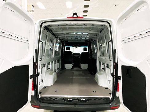 New 2025 Mercedes-Benz Sprinter 2500 image 25