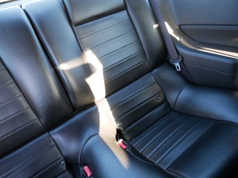 Used 2006 Ford Mustang GT image 14