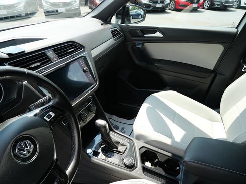 Used 2021 Volkswagen Tiguan SE R-Line w/ 3rd Row Seat Package AWD/4WD image 13