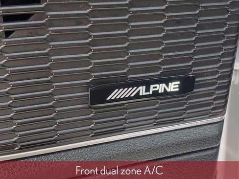 Used 2025 Jeep Grand Cherokee Limited w/ Black Appearance Package image 19