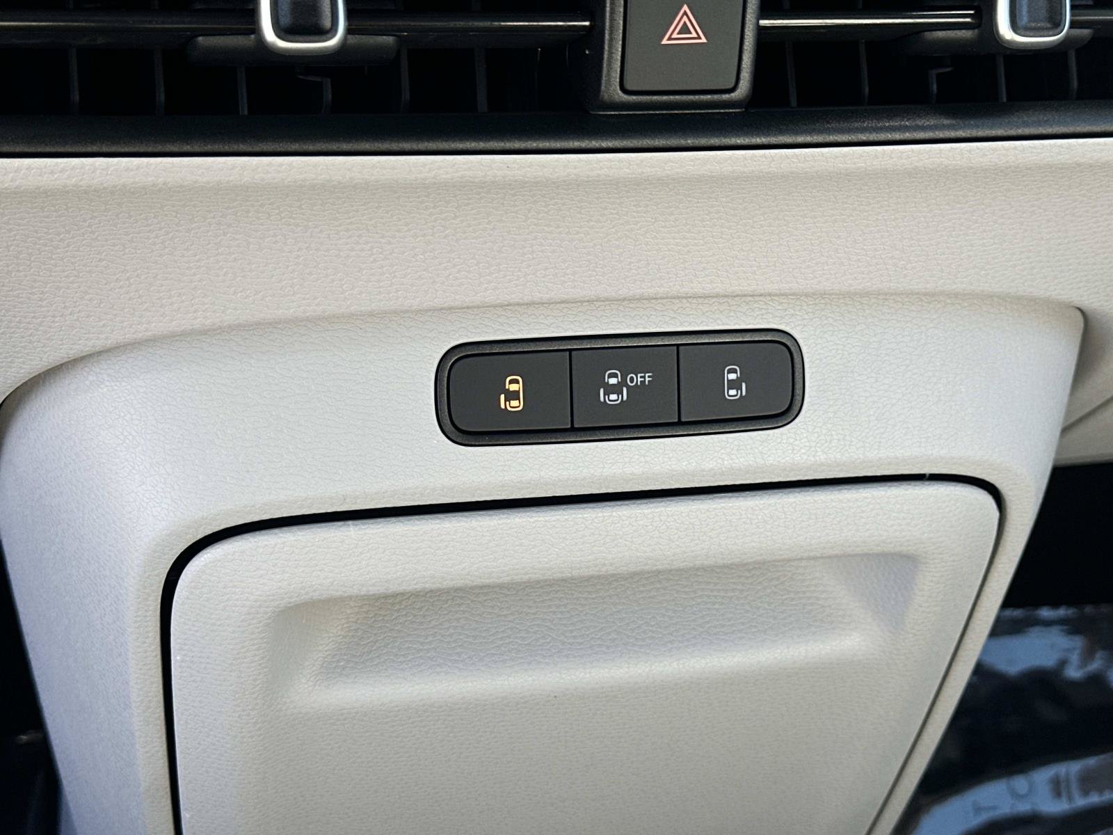 Certified 2025 Volkswagen ID. Buzz 1st Edition AWD/4WD image 16