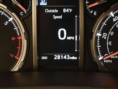 Used 2024 Toyota 4Runner TRD Off-Road Premium AWD/4WD image 16