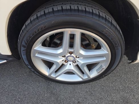 Used 2014 Mercedes-Benz GL 550 4MATIC image 18