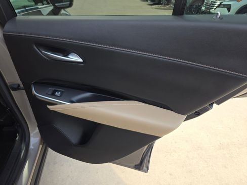 Used 2024 Cadillac XT4 Luxury w/ Cold Weather Package FWD image 26