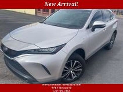 Used 2021 Toyota Venza LE image 1