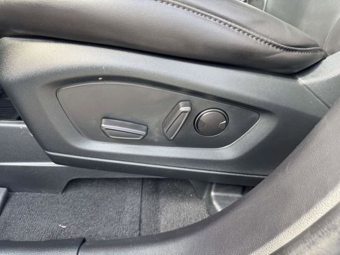 Certified 2022 Ford Explorer XLT w/ Equipment Group 202A image 18