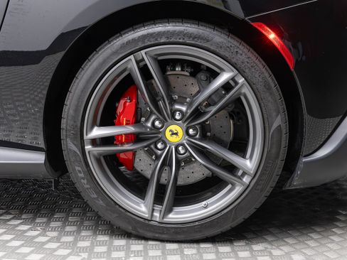 Used 2025 Ferrari Roma Spider RWD image 28