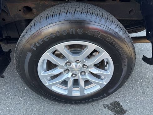Used 2019 Chevrolet Silverado 1500 LT w/ All-Star Edition AWD/4WD image 10