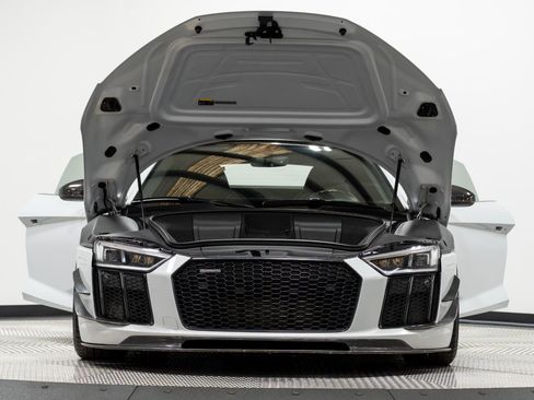 Used 2017 Audi R8 V10 plus w/ Full Leather Package image 46
