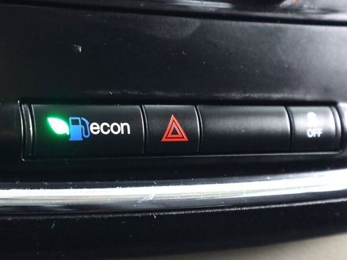 Used 2017 Dodge Grand Caravan SE image 19