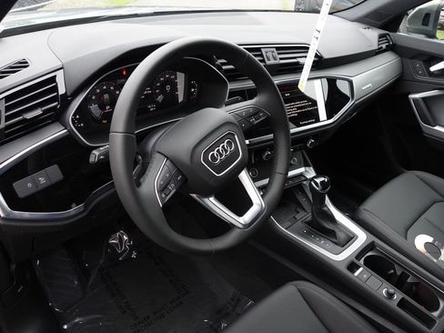 New 2025 Audi Q3 2.0T Premium image 13