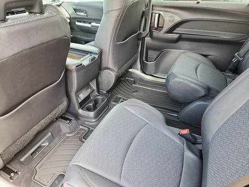 New 2026 Toyota Sienna Limited image 10