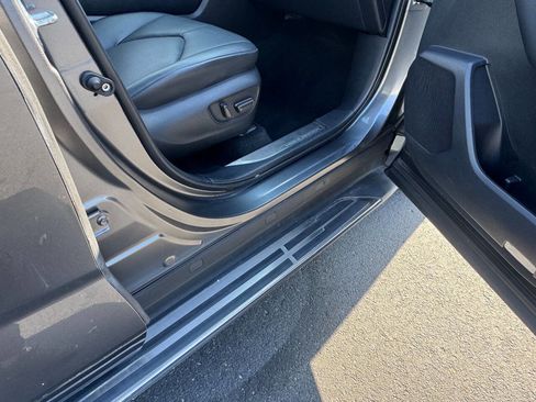 Used 2024 Toyota Highlander XLE image 18