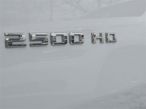 Used 2022 Chevrolet Silverado 2500 LT w/ Snow Plow Prep/Camper Package image 30