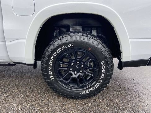 Used 2025 RAM 1500 Laramie w/ Sport Appearance Package AWD/4WD image 8