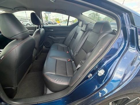 Used 2024 Nissan Altima 2.5 SR FWD image 10