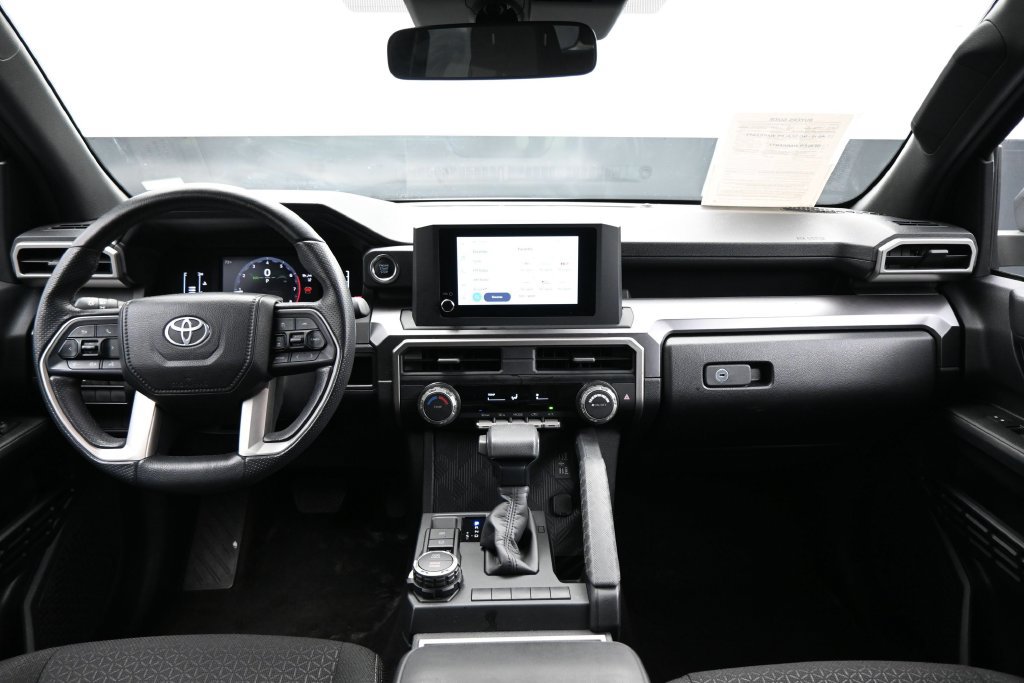 Used 2025 Toyota 4Runner SR5 AWD/4WD image 13