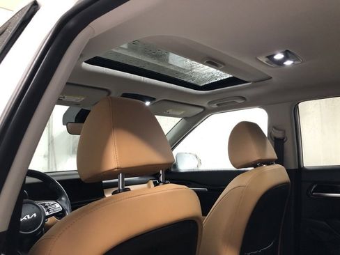 Used 2024 Kia Seltos EX image 18