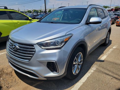 Used 2018 Hyundai Santa Fe SE w/ Cargo Package FWD image 12