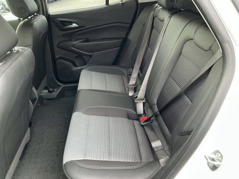 Used 2025 Chevrolet Trax LT w/ LT Convenience Package image 13