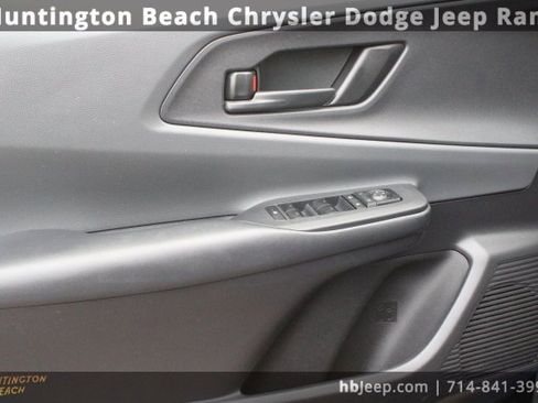 Used 2023 Toyota Prius LE image 8