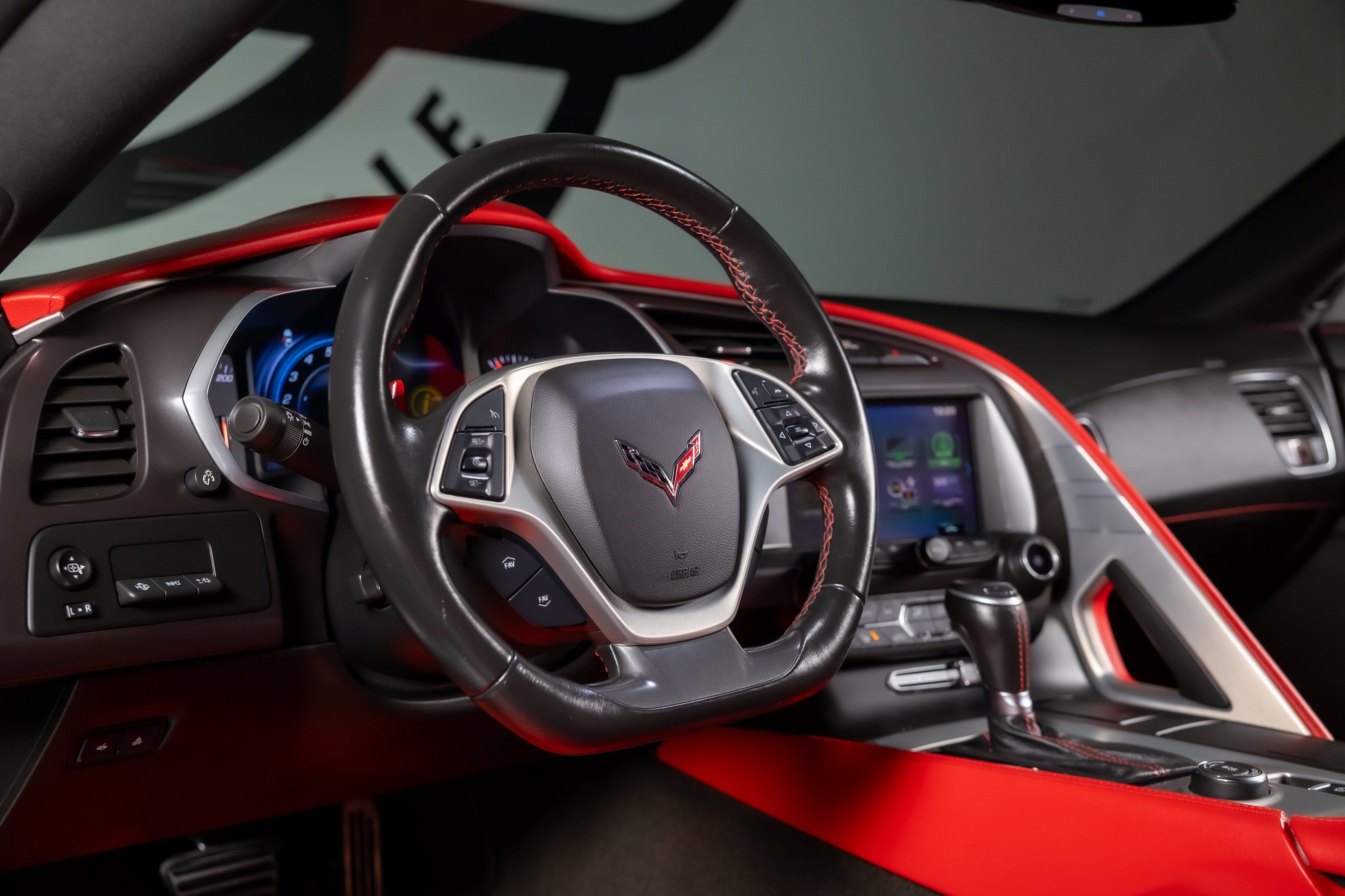 Used 2018 Chevrolet Corvette Grand Sport RWD image 3