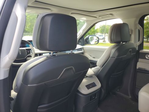 New 2026 Lincoln Navigator Reserve AWD/4WD image 27