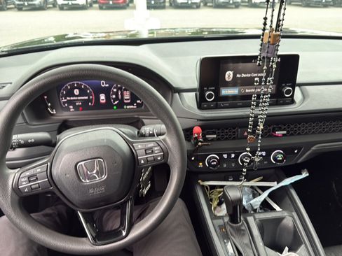 Used 2025 Honda Accord SE image 11