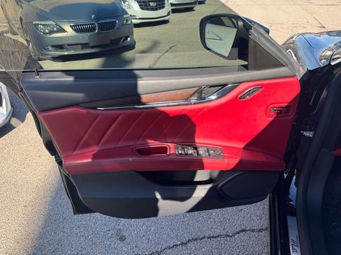 Used 2019 Maserati Quattroporte S Q4 AWD/4WD image 12