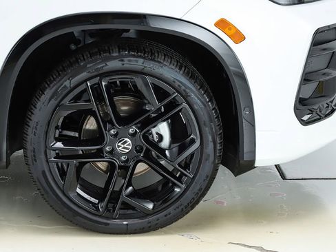 New 2026 Volkswagen Tiguan SE R-Line image 53