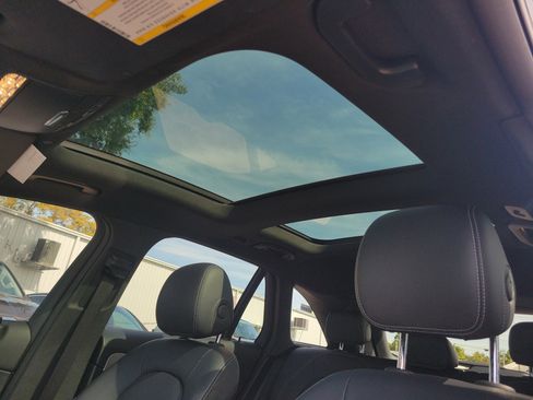 Certified 2021 Mercedes-Benz GLC 300 image 33