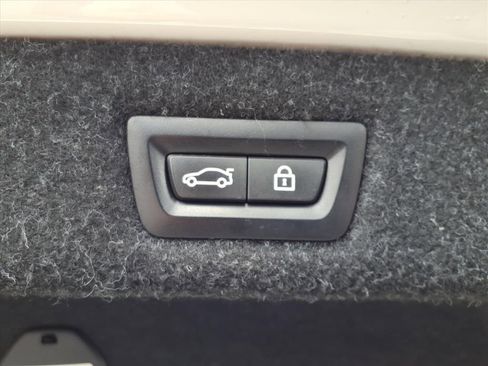 Used 2022 BMW 530i xDrive w/ Convenience Package image 11