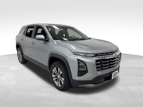 Used 2026 Chevrolet Equinox LT FWD image 7