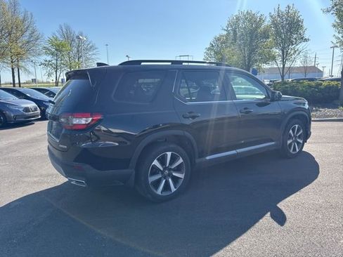 Used 2025 Honda Pilot Touring image 11