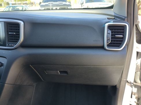 Used 2021 Kia Sportage LX AWD/4WD image 29