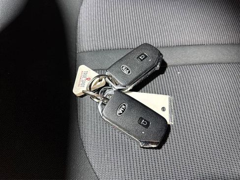 Used 2021 Kia K5 LXS image 28