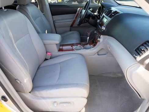 Used 2009 Toyota Highlander Limited image 19