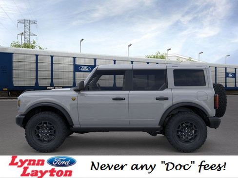 New 2026 Ford Bronco Badlands image 3