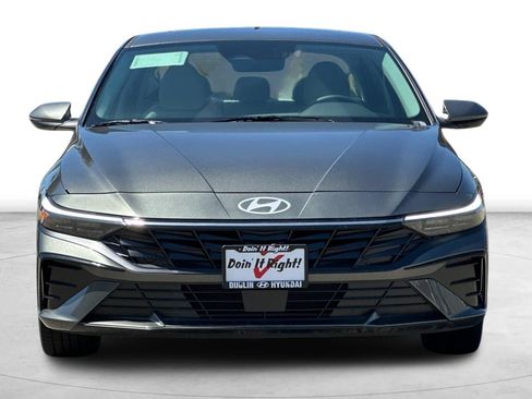Used 2026 Hyundai Elantra Limited FWD image 12