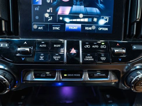 Used 2023 Lexus LX 600 4WD w/ Luxury Package image 30