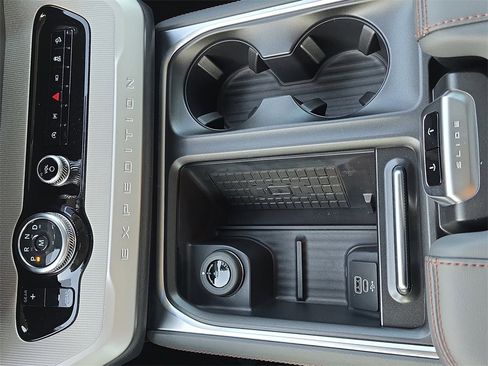 New 2025 Ford Expedition Active image 26