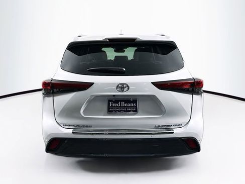 Used 2023 Toyota Highlander Limited image 6
