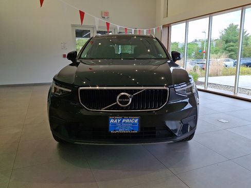Certified 2023 Volvo XC40 B5 Core w/ Convenience Package AWD/4WD image 2