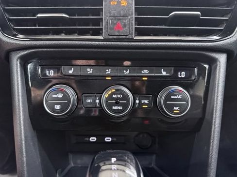 Used 2024 Volkswagen Taos SE FWD image 28