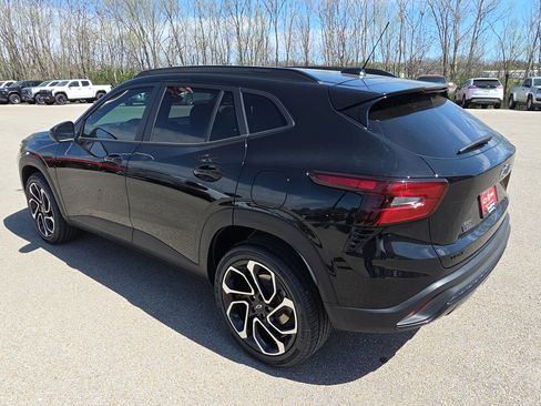 Certified 2024 Chevrolet Trax RS w/ Driver Confidence Package image 6