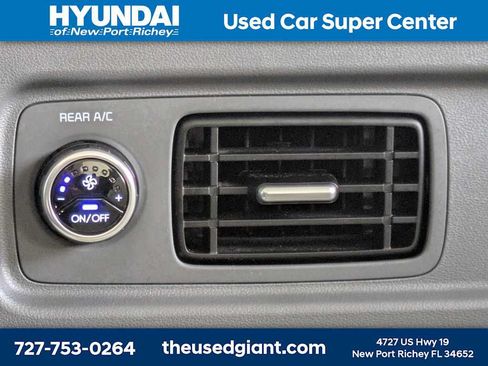 Certified 2024 Hyundai Santa Fe SEL AWD/4WD image 17