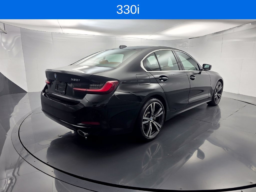 Used 2024 BMW 330i Sedan w/ Convenience Package RWD image 4