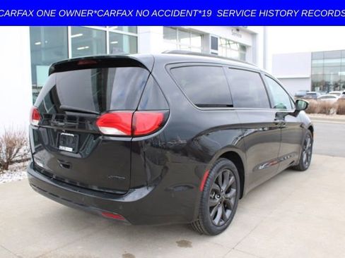 Used 2018 Chrysler Pacifica Limited w/ Advanced Safetytec Group image 6